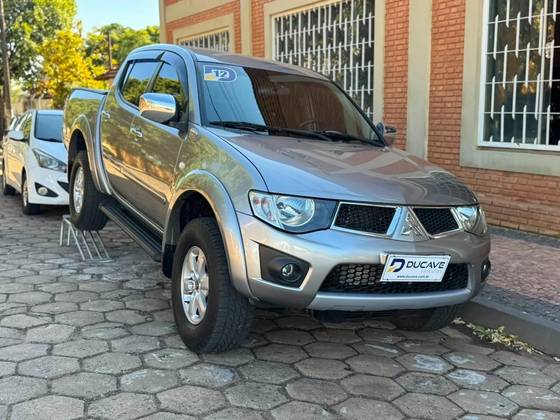 MITSUBISHI L200 TRITON 3.2 GLS 4X4 CD 16V TURBO INTERCOLER DIESEL 4P MANUAL MITSUBISHI L200 TRITON 3.2 GLS 4X4 CD 16V TURBO INTERCOLER DIESEL 4P MANUAL